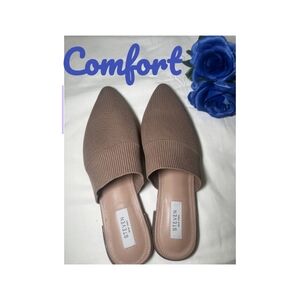 Steven by New York Women's Tan Flats